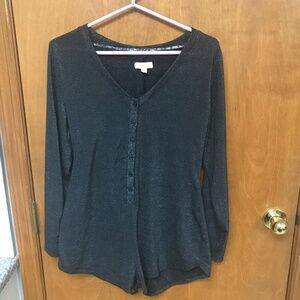 Colsie Black/Gray Shimmery Long Sleeve Button-Up Romper Pajamas Size S